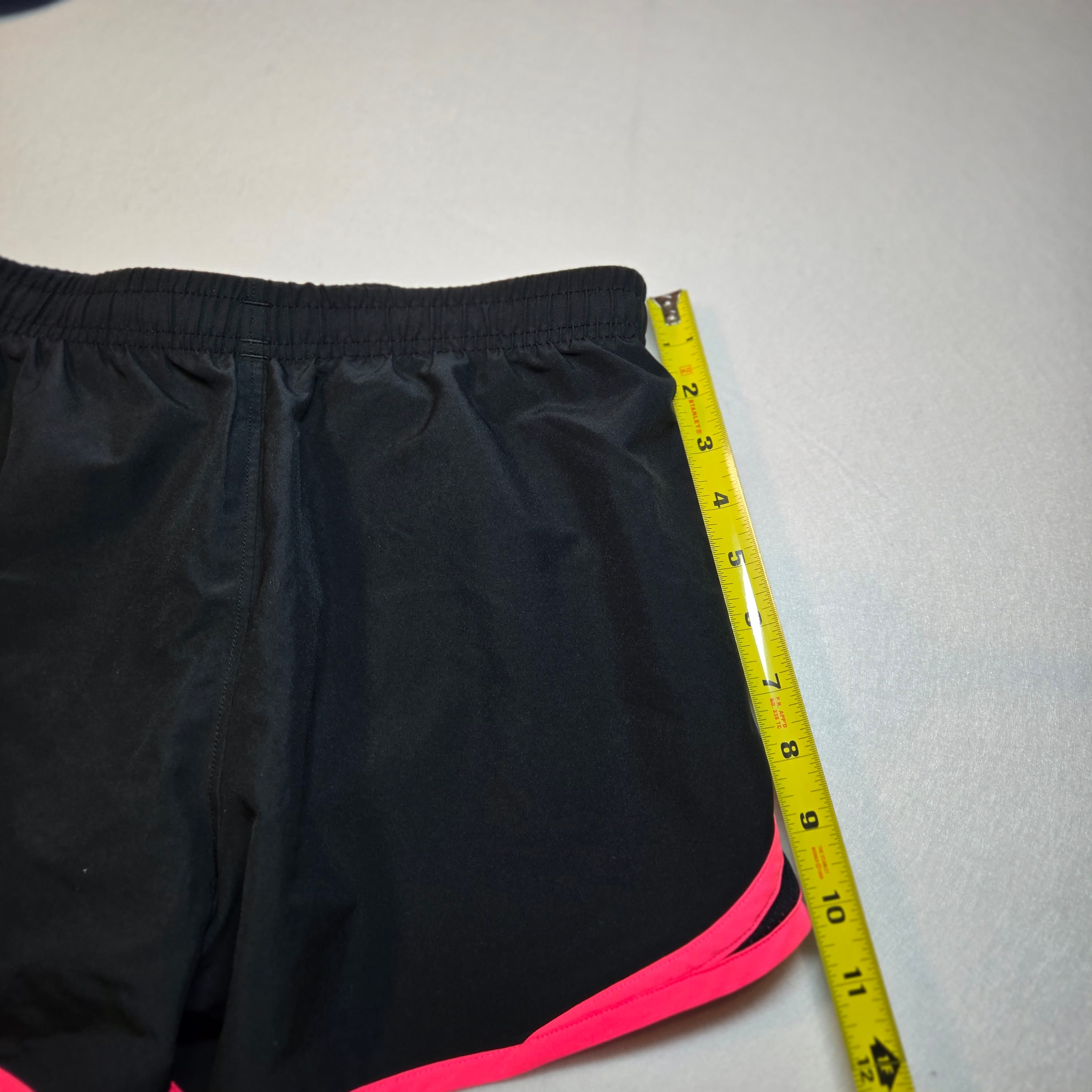 Under Armour Black Running Shorts Breast Cancer Awarnees Size S - Thumbnail 2