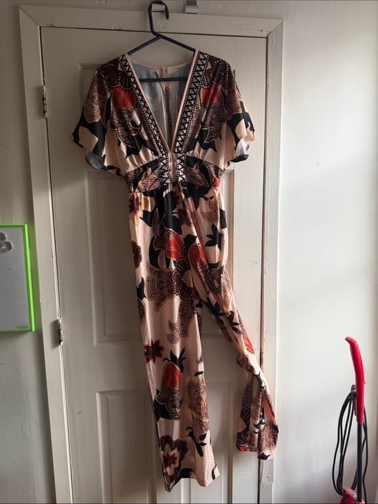 SHEIN Peach Floral V-Neck Wide-Leg Jumpsuit - Thumbnail 4