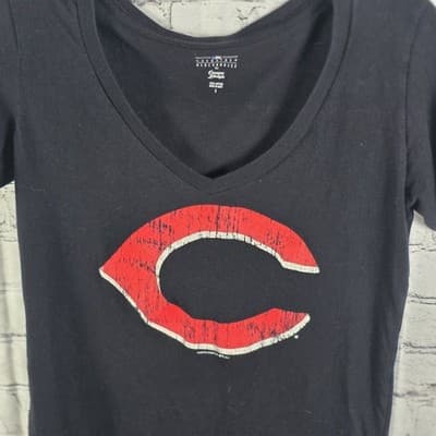 Cincinnati Reds Women's Small Black V-Neck Short Sleeve T-Shirt - Thumbnail 2