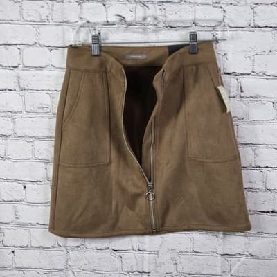 Maurices Sz 2 Soft Faux Suede Sailor Pocket Zipper Short Skirt in Fawn - Thumbnail 2