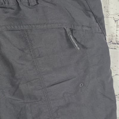 Columbia Women's 10/6 Black Omni Shade Cargo Shorts - Thumbnail 3