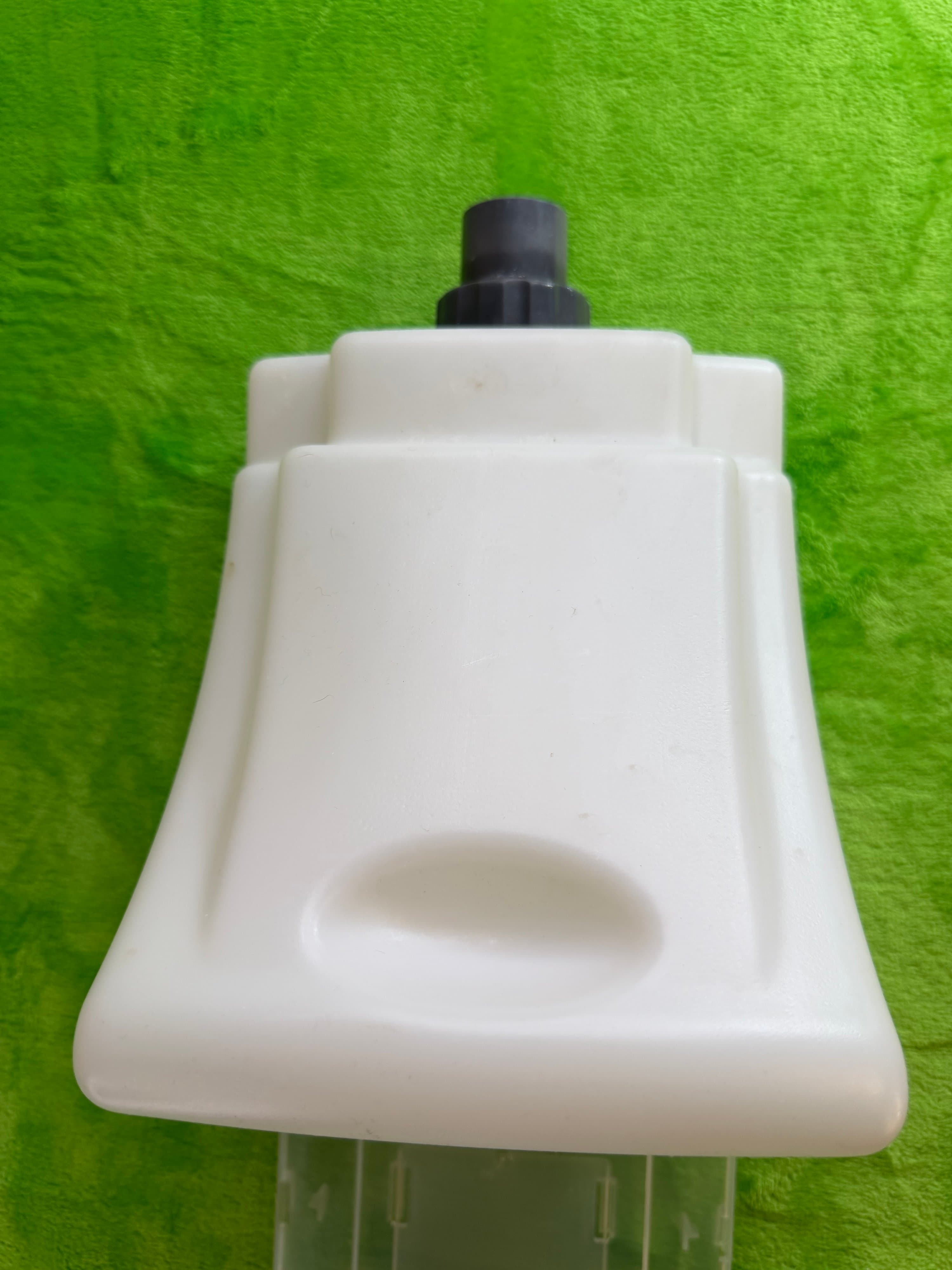 Steamfast SF-547 Replacement Water Tank 78 oz w/ Valve Cap - Thumbnail 2