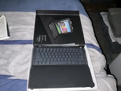 Logitech Slim Combo Keyboard Case iPad Pro 12.9” 1st 2nd Gen Black iK1272BKA - Thumbnail 2
