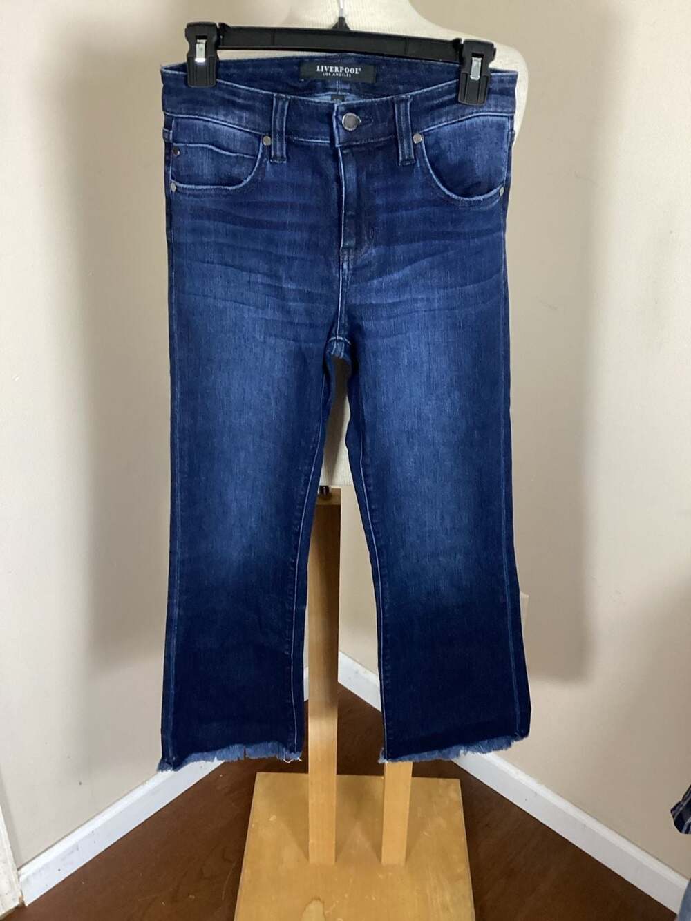 Liverpool Los Angeles Size 2/26 Raw Hem Cropped Jeans - Thumbnail 4
