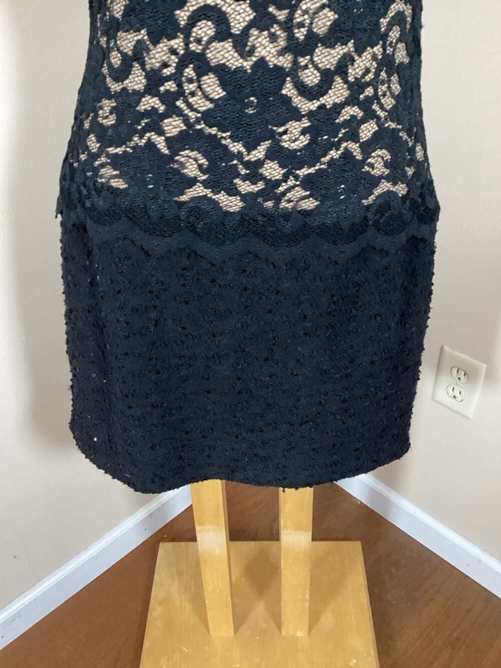 Joseph Ribkoff Black Lace and Sequin Dress Size 8 - Thumbnail 2