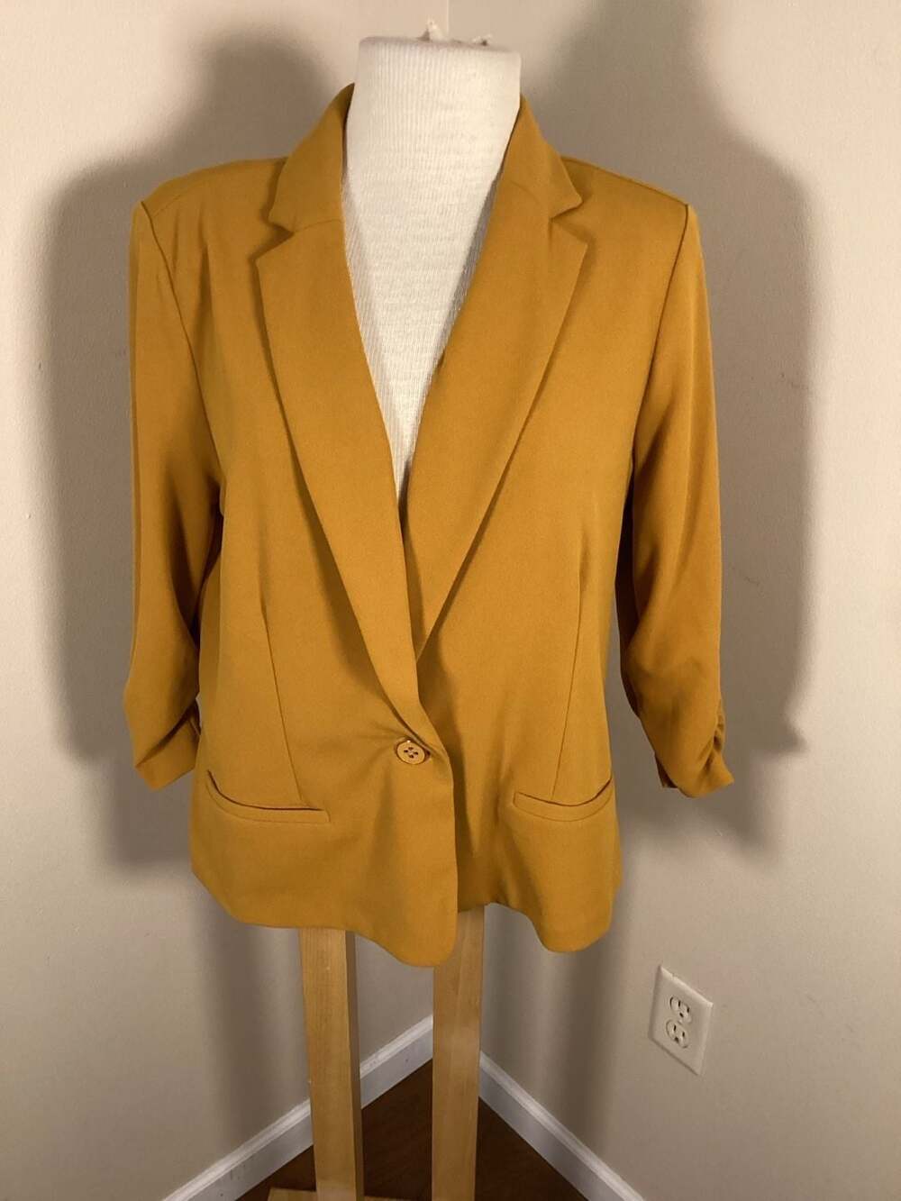 NorthStyle Women's Mustard Yellow One-Button Ruched 3/4 Sleeve Blazer - Thumbnail 4