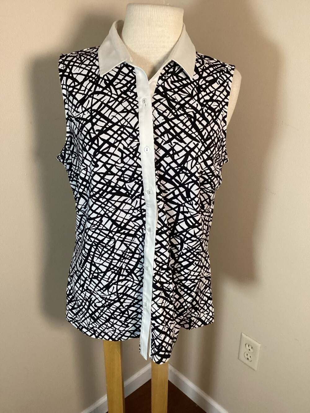 J.McLaughlin Sleeveless Button Down Shirt Black White Abstract Print XL - Thumbnail 3