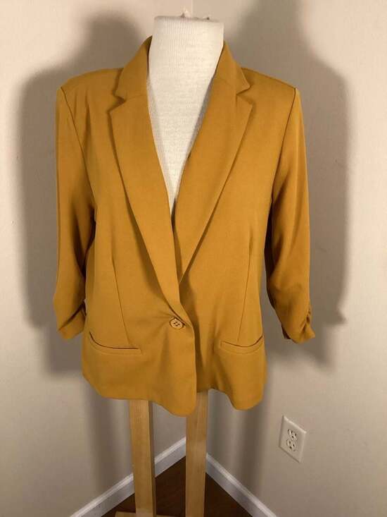 NorthStyle Women's Mustard Yellow One-Button Ruched 3/4 Sleeve Blazer - Thumbnail 5