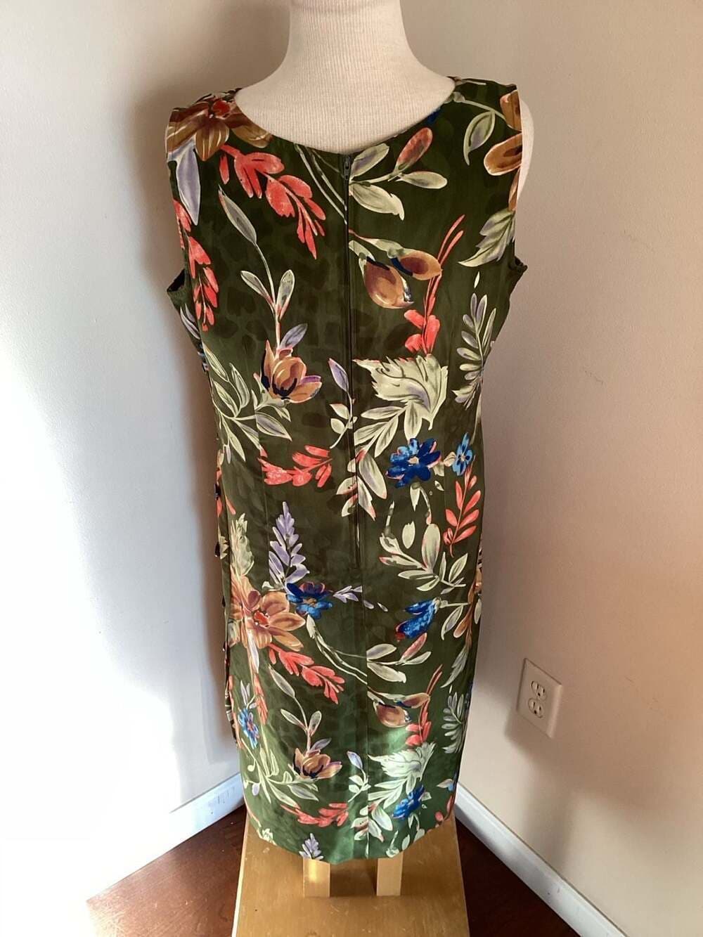 Vintage White Stag Olive Green Floral Sleeveless Midi Dress with Side Buttons Si - Thumbnail 3