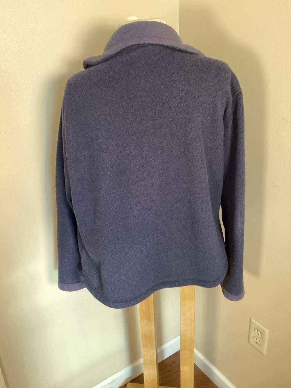 L.L. Bean Outdoors Women's Full Zip Fleece Jacket Purple Size Large - Thumbnail 3