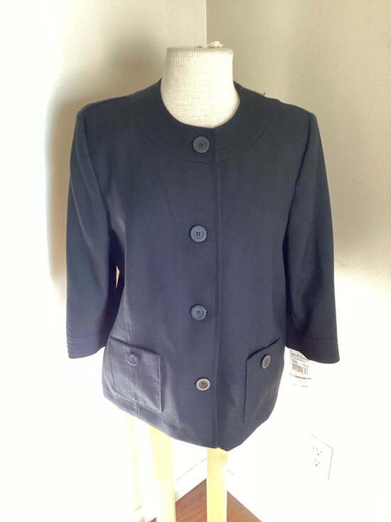 Alfred Dunner Women's Size 12 Black Button Down Short Swing Jacket with Pockets - Thumbnail 4