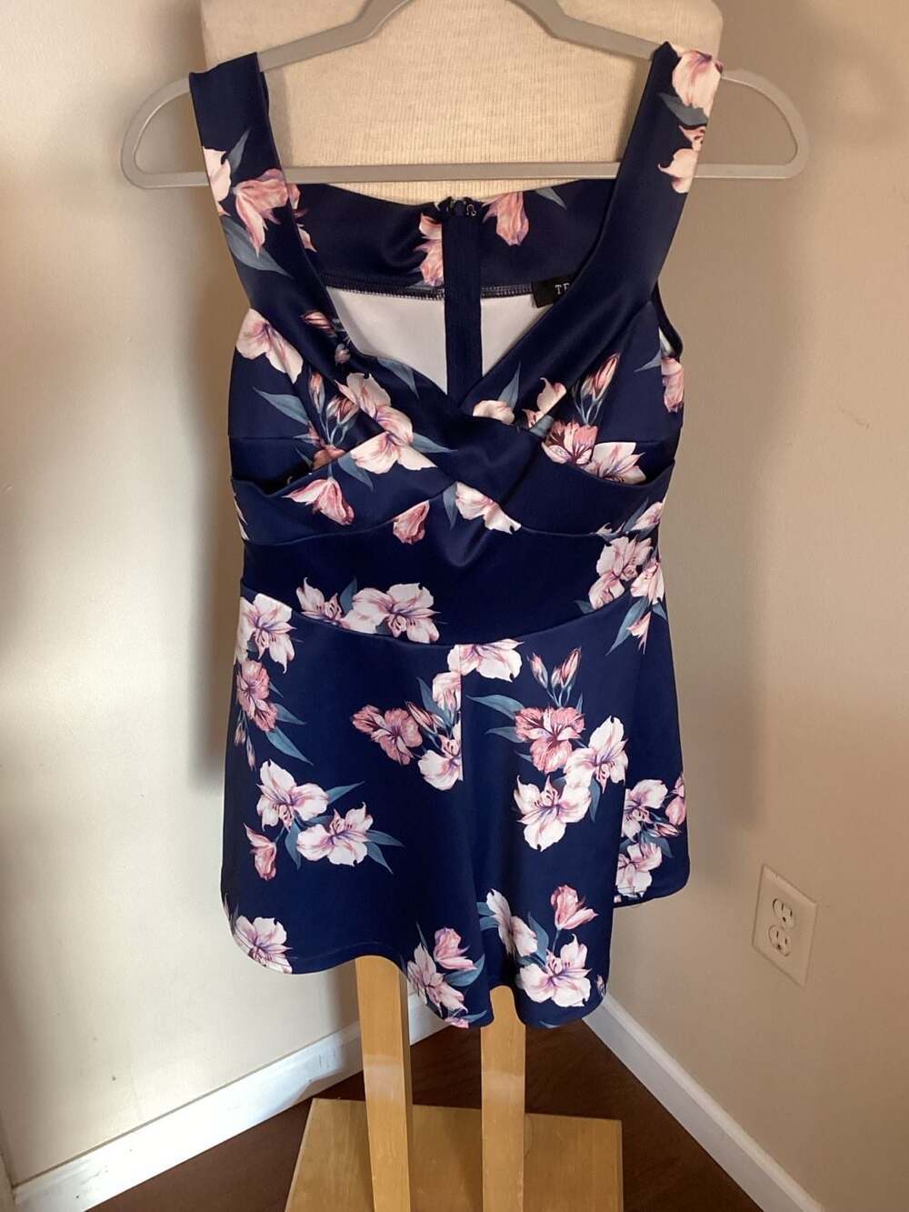 TRAC Navy Blue Floral Short Romper with Cross Front Bodice - Thumbnail 3