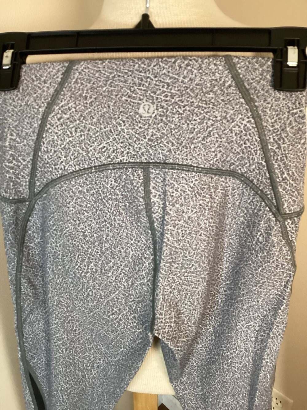 Lululemon Athletica Printed Mesh Panel Leggings Size 6 - Thumbnail 3