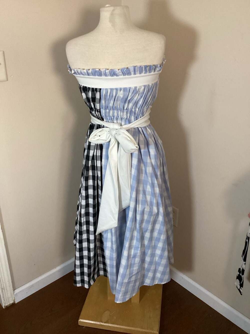 TOV Los Angeles Size 38 Strapless Gingham Midi Dress - Thumbnail 2