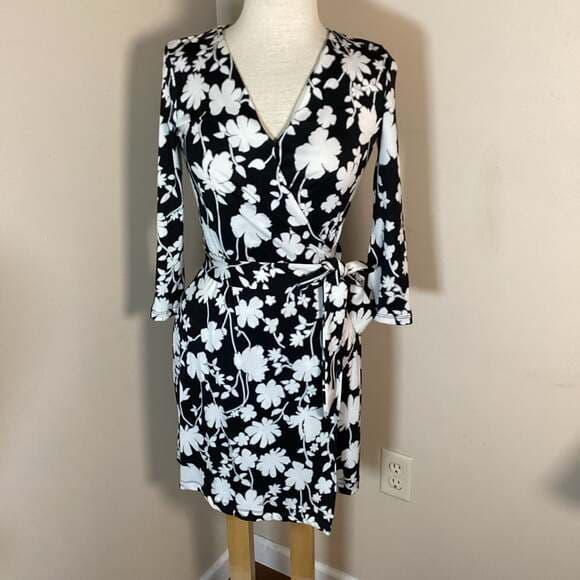 Charles Henry Black and White Floral Wrap Dress Size XS - Thumbnail 4