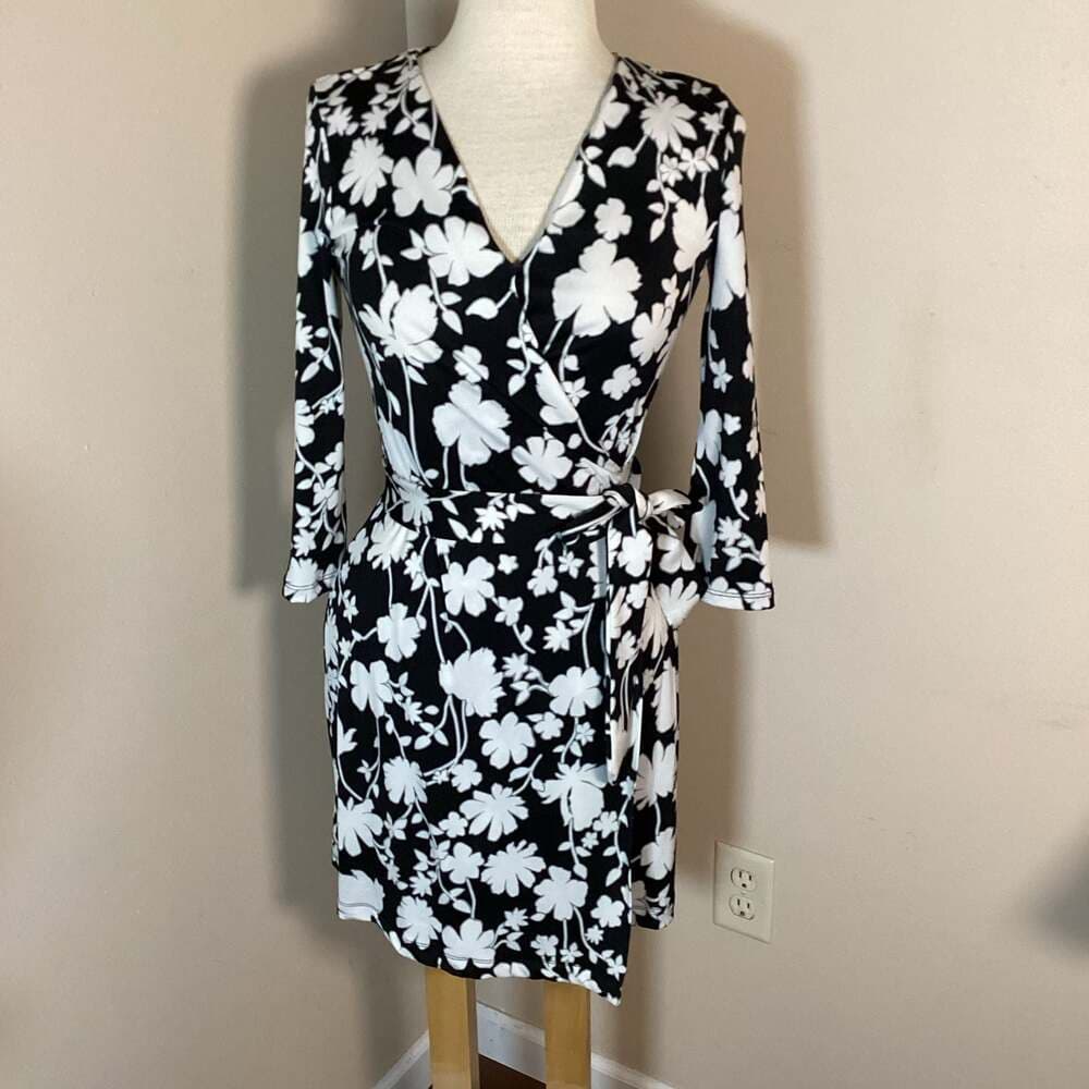 Charles Henry Black and White Floral Wrap Dress Size XS - Thumbnail 3