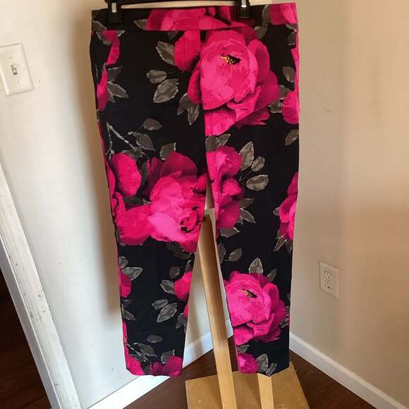 Trina Turk Black and Pink Floral Ankle Pants Size 10 - Thumbnail 4