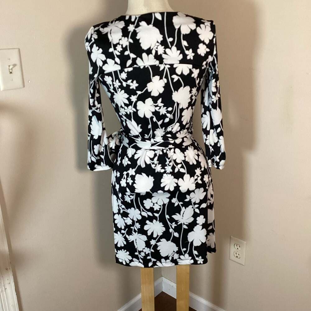 Charles Henry Black and White Floral Wrap Dress Size XS - Thumbnail 2