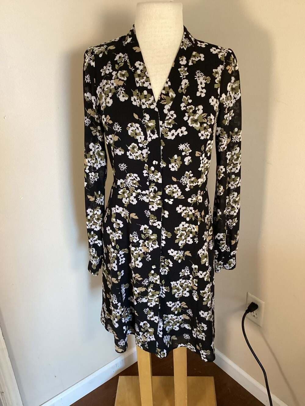 MICHAEL Michael Kors Black and Ivy Floral Long Sleeve Shirt Dress - Thumbnail 4