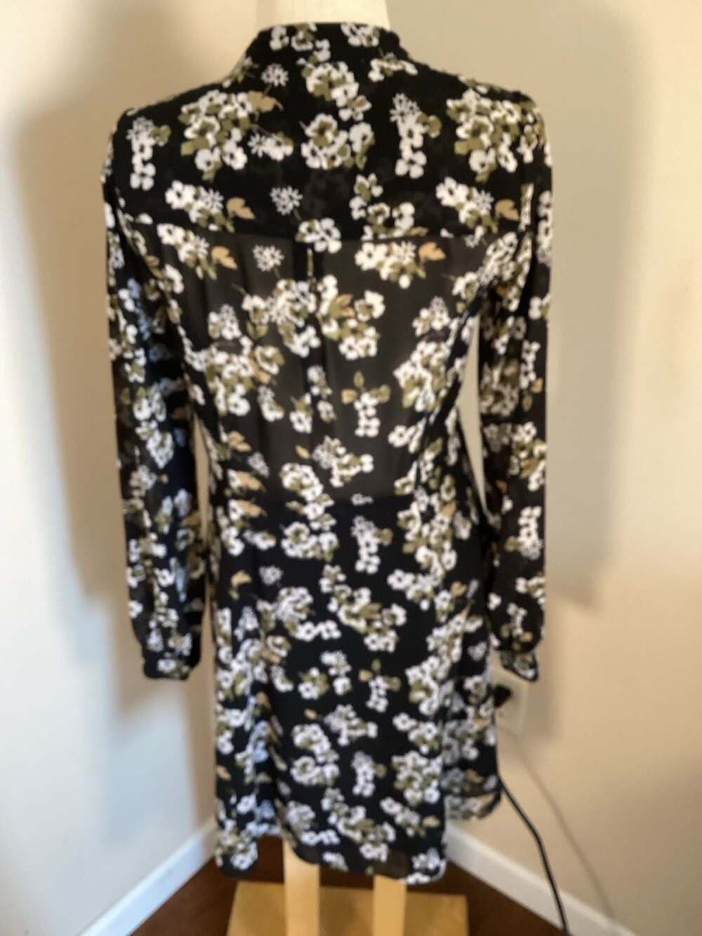 MICHAEL Michael Kors Black and Ivy Floral Long Sleeve Shirt Dress - Thumbnail 3
