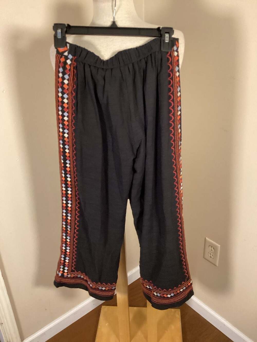 THML Black Wide Leg Embroidered Crop Pants with Geometric Trim - Thumbnail 2