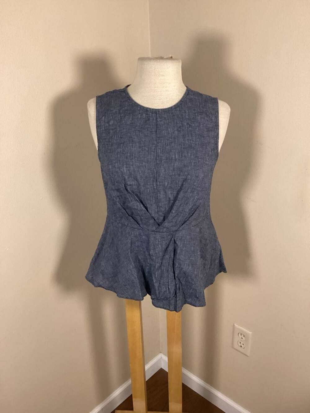 Banana Republic Blue Linen Blend Sleeveless Peplum Top with Back Zipper - Thumbnail 3