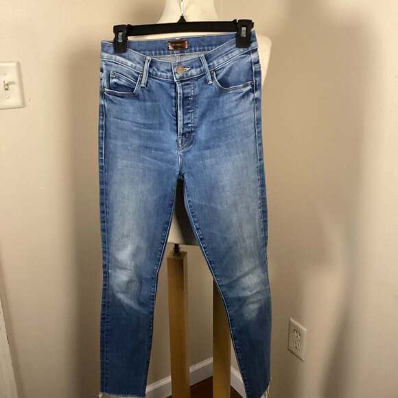 MOTHER The Looker High Rise Skinny Jeans With Frayed Hem - Thumbnail 4