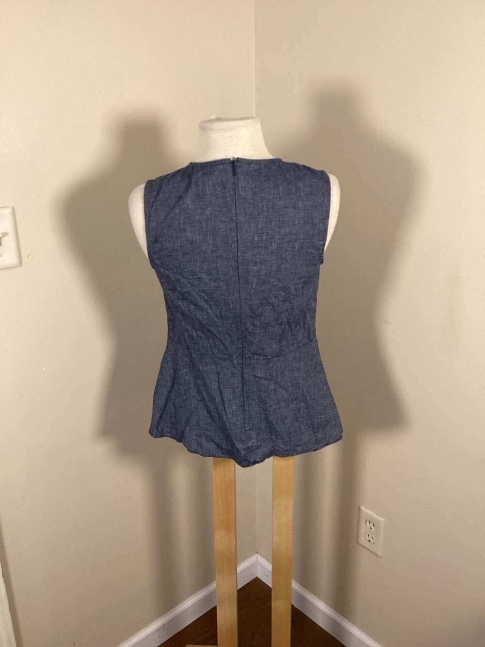 Banana Republic Blue Linen Blend Sleeveless Peplum Top with Back Zipper - Thumbnail 2