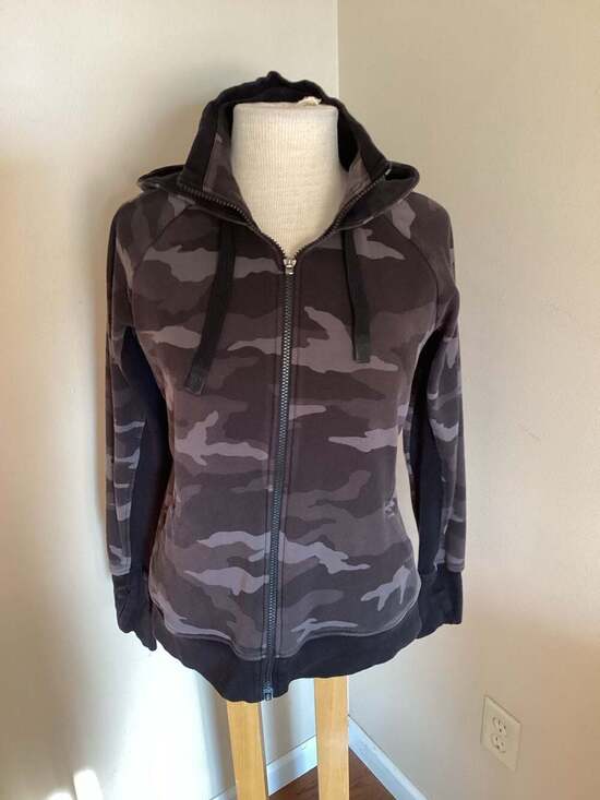 Athleta Triumph Full Zip Camo Hoodie Sweatshirt Jacket Charcoal Grey Size Medium - Thumbnail 4