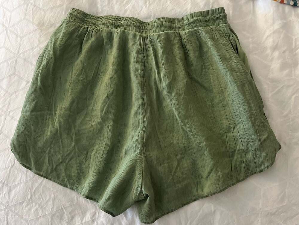 Sage The Label Olive Green Crinkled Drawstring Elastic Waist Shorts - Thumbnail 2