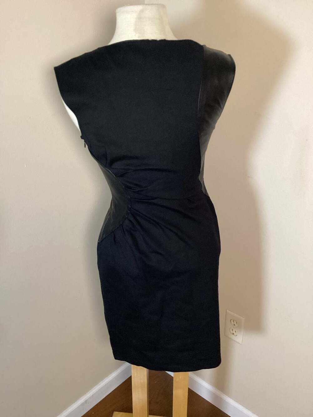 Ali Ro Black Sleeveless Asymmetrical Zip Faux Leather Panel Dress Size 4 - Thumbnail 2