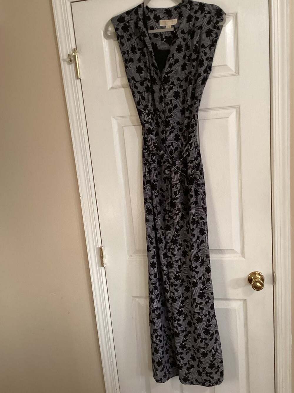 MICHAEL Michael Kors Black and White Floral Wave Print Sleeveless Maxi Dress - Thumbnail 4