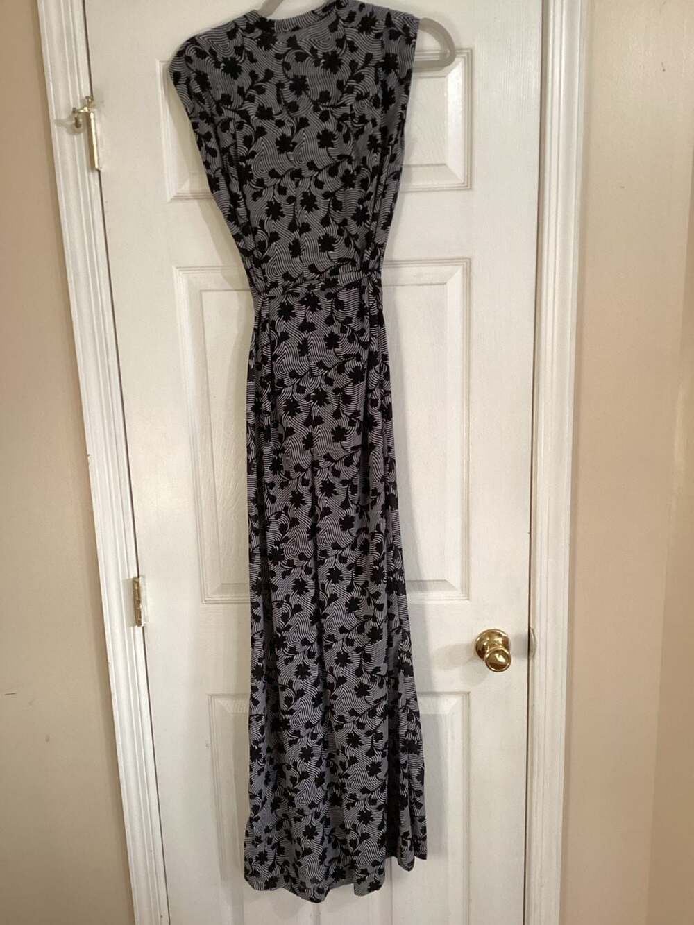 MICHAEL Michael Kors Black and White Floral Wave Print Sleeveless Maxi Dress - Thumbnail 3