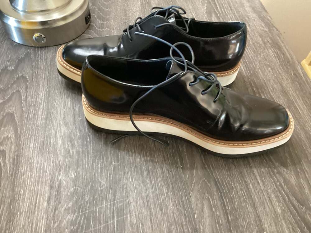 Vince Reed Glazed Leather Platform Oxford Shoes in Black - Thumbnail 4