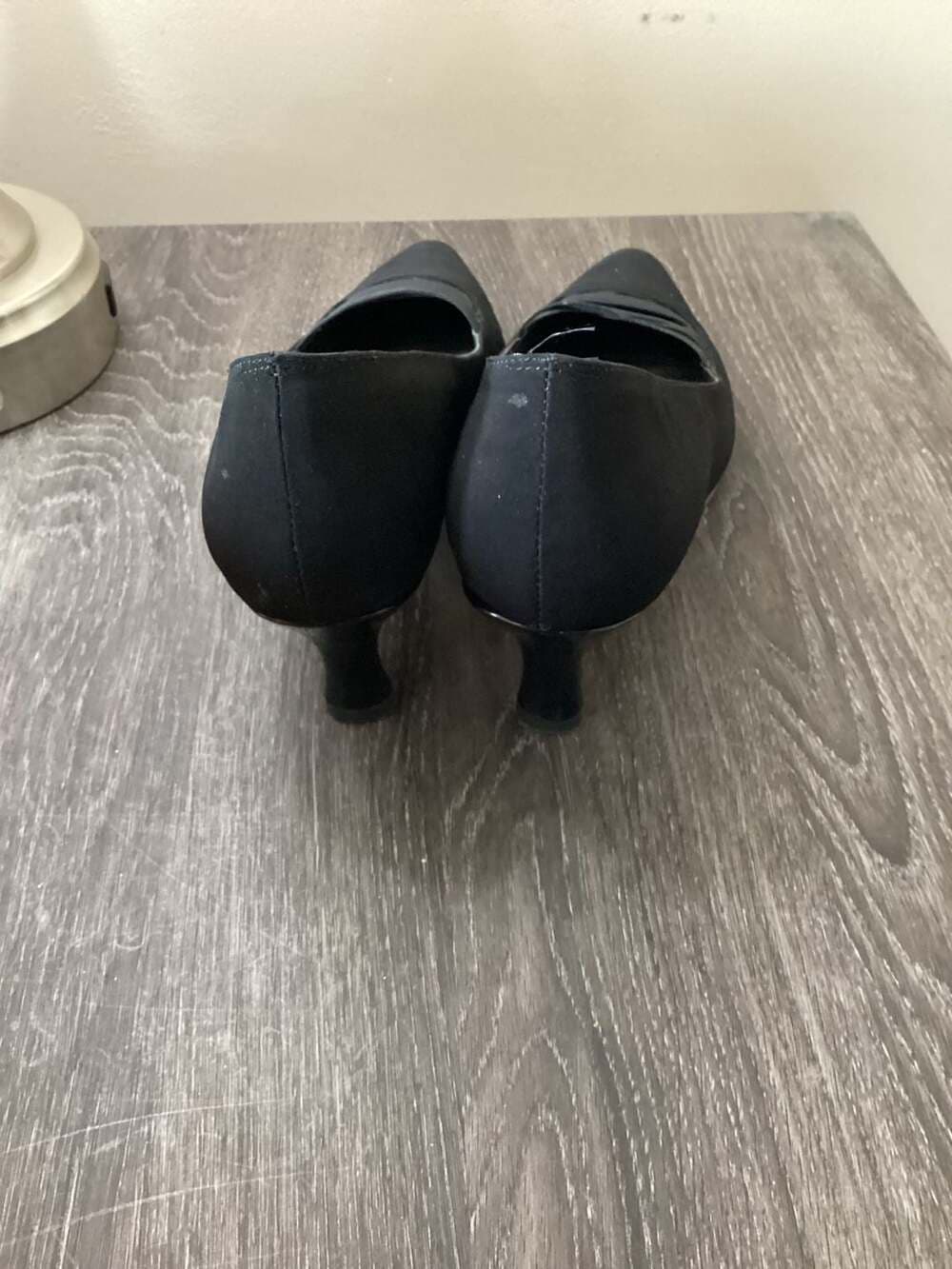 Rose Petals by Walking Cradles Black Satin Pointed Toe Kitten Heels Size 9M - Thumbnail 2