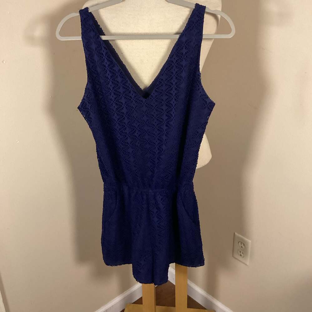 AQUA Navy Blue Crochet Lace V-Neck Sleeveless Romper - Thumbnail 3