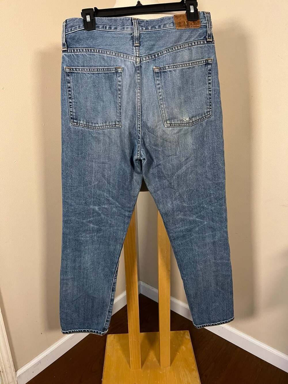 Rivet & Thread High-Rise Slim Boyjeans Thigh-Patch Edition Size 28 - Thumbnail 2