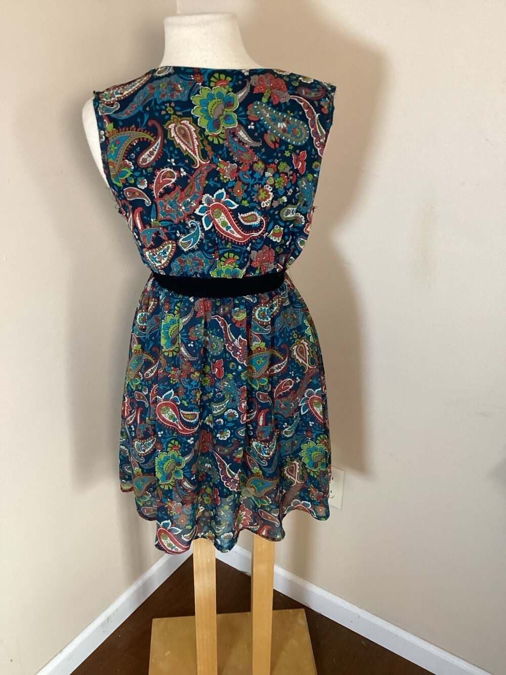 Flying Tomato Paisley Print Sleeveless Dress Size Medium - Thumbnail 2