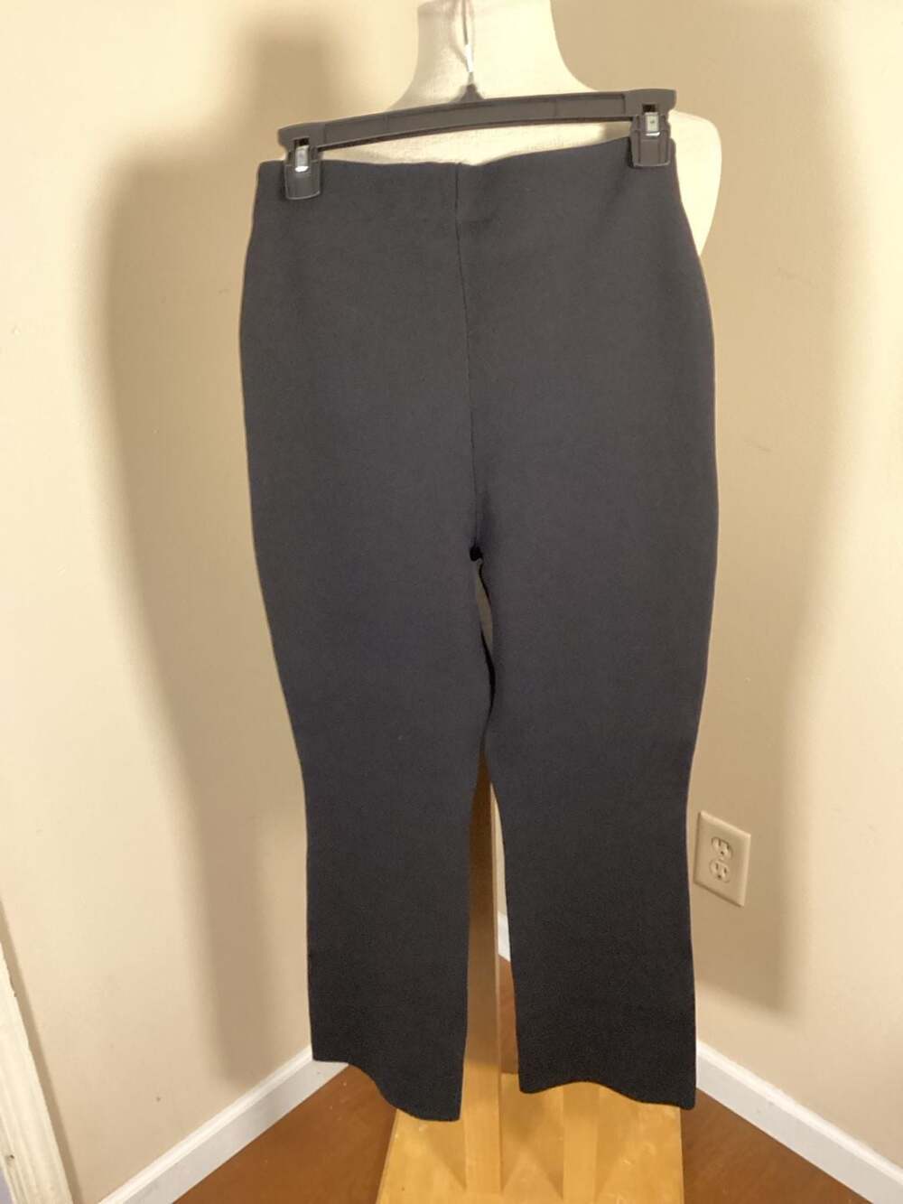 Tuckernuck Black Americano Mid-Rise Flare Leggings - Thumbnail 2