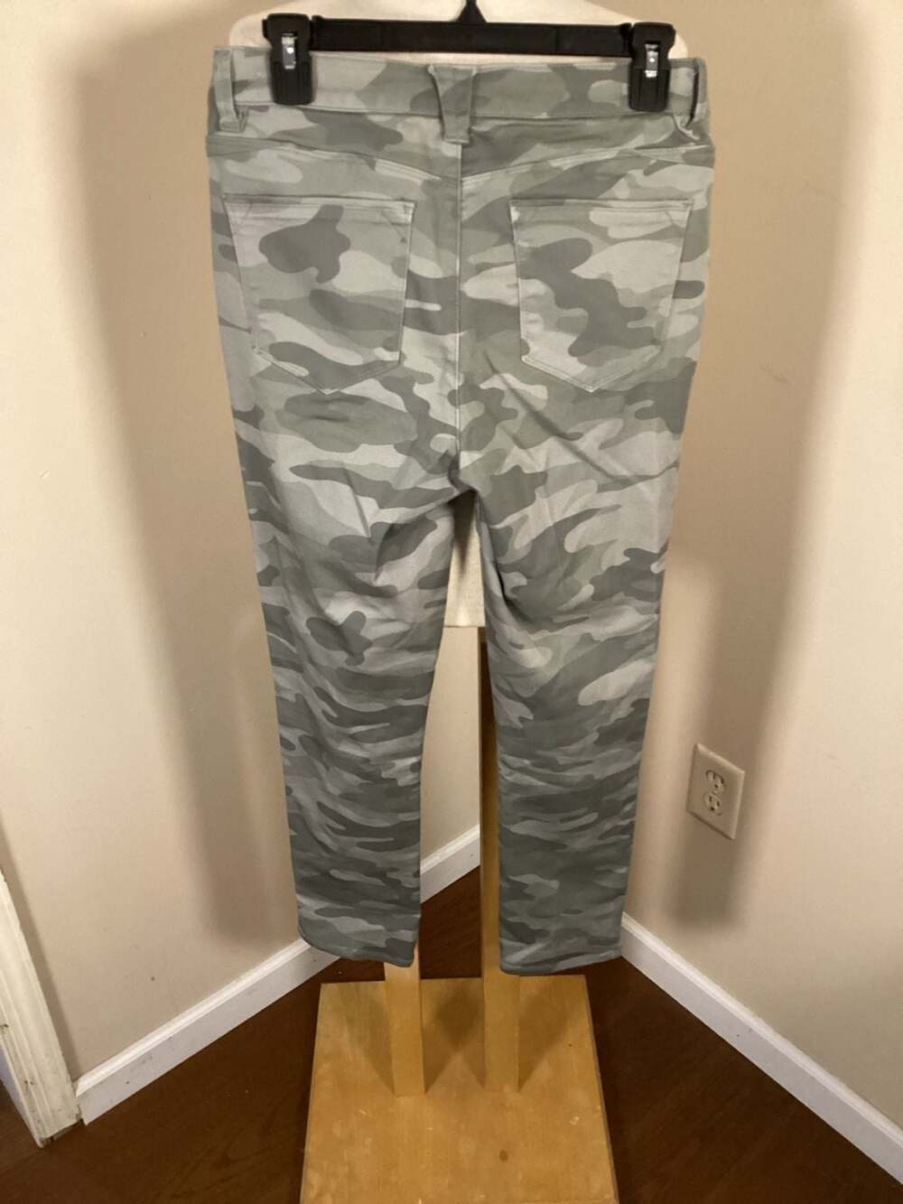 Wit & Wisdom Ab-Solution High Waist Camo Ankle Skinny Pants Size 2 - Thumbnail 2