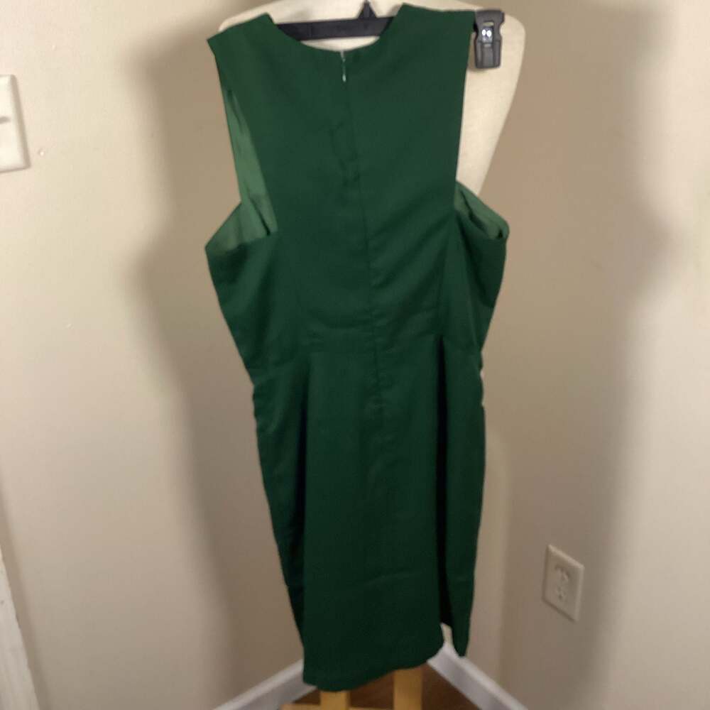 Adelyn Rae Hunter Green Sleeveless V-Neck Sheath Dress with Pockets - Thumbnail 5