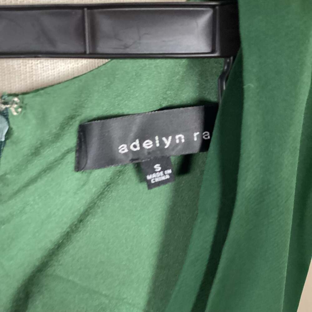 Adelyn Rae Hunter Green Sleeveless V-Neck Sheath Dress with Pockets - Thumbnail 2