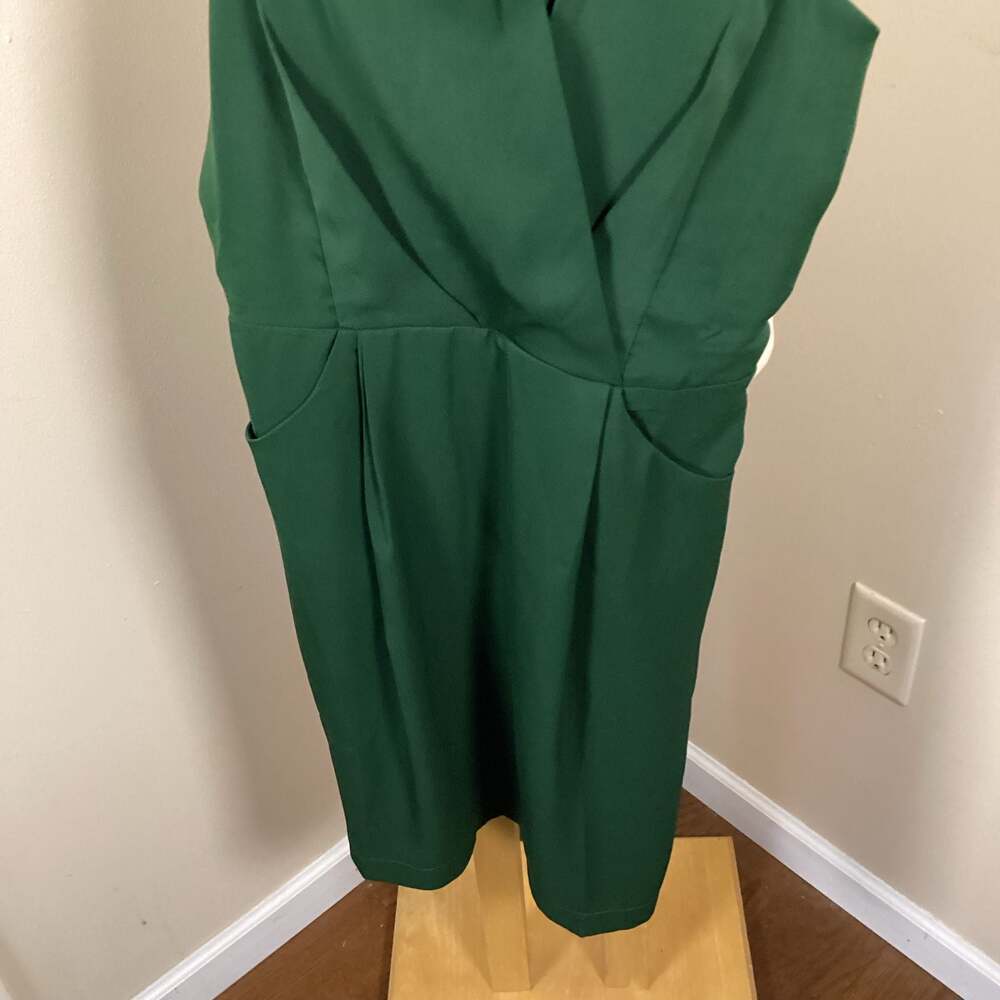 Adelyn Rae Hunter Green Sleeveless V-Neck Sheath Dress with Pockets - Thumbnail 4