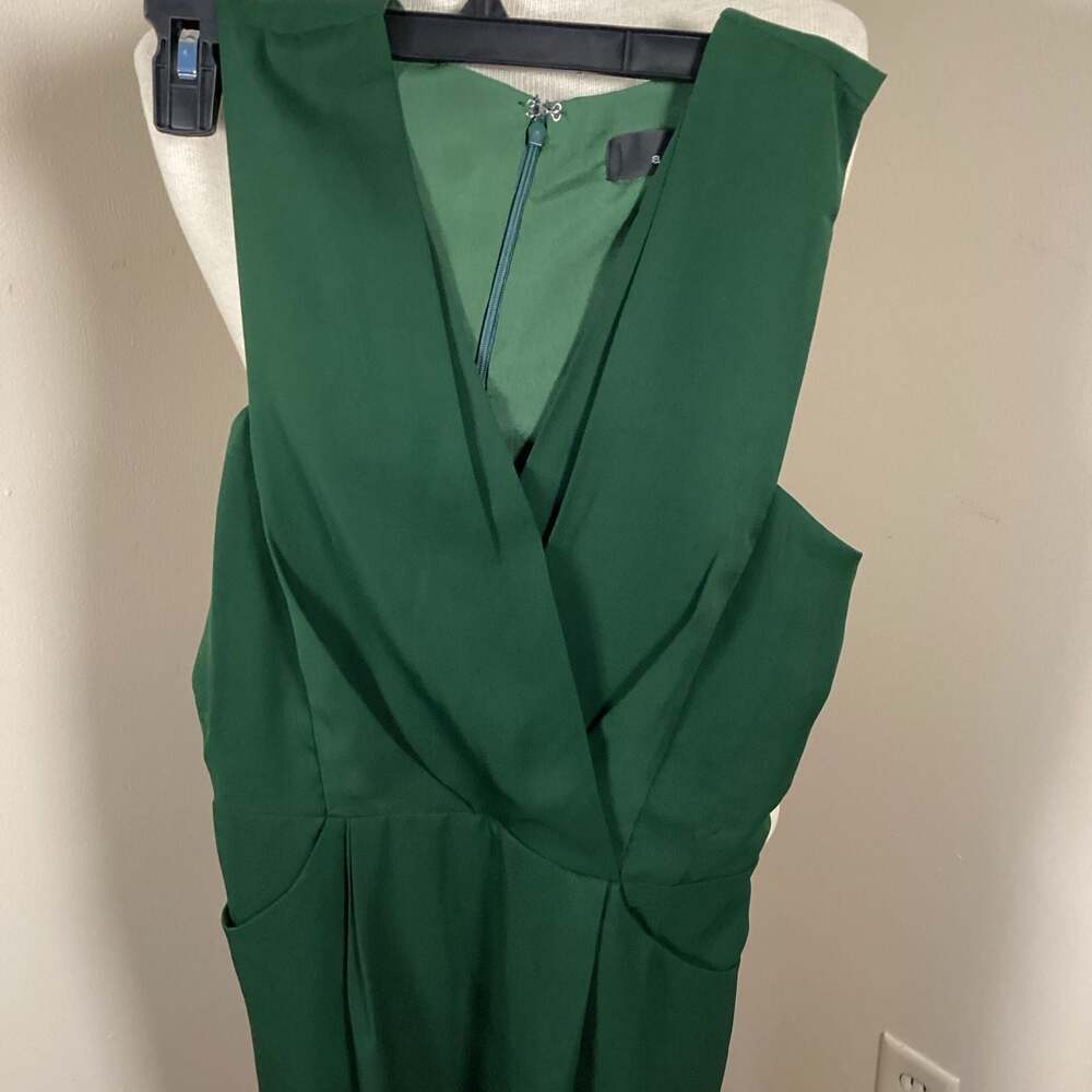 Adelyn Rae Hunter Green Sleeveless V-Neck Sheath Dress with Pockets - Thumbnail 3