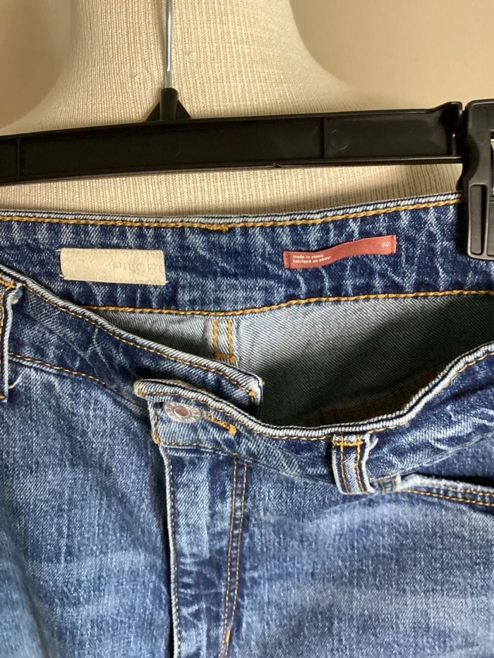 Pilcro Anthropologie High-Rise Raw Hem Jeans Size 30 - Thumbnail 2