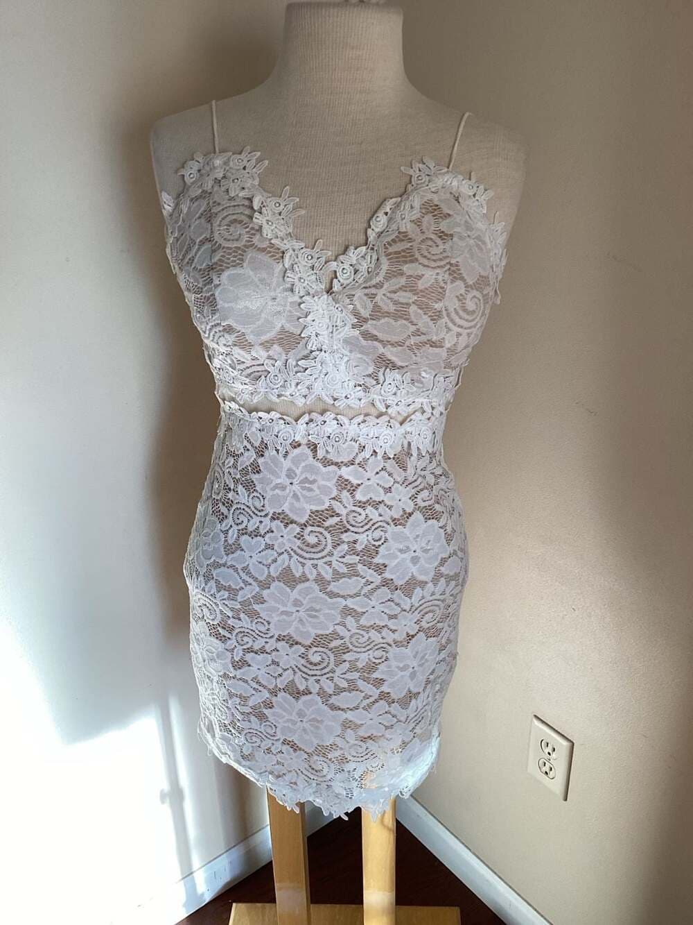 Windsor Ivory White Lace Mini Bodycon Dress NWT Small - Thumbnail 3