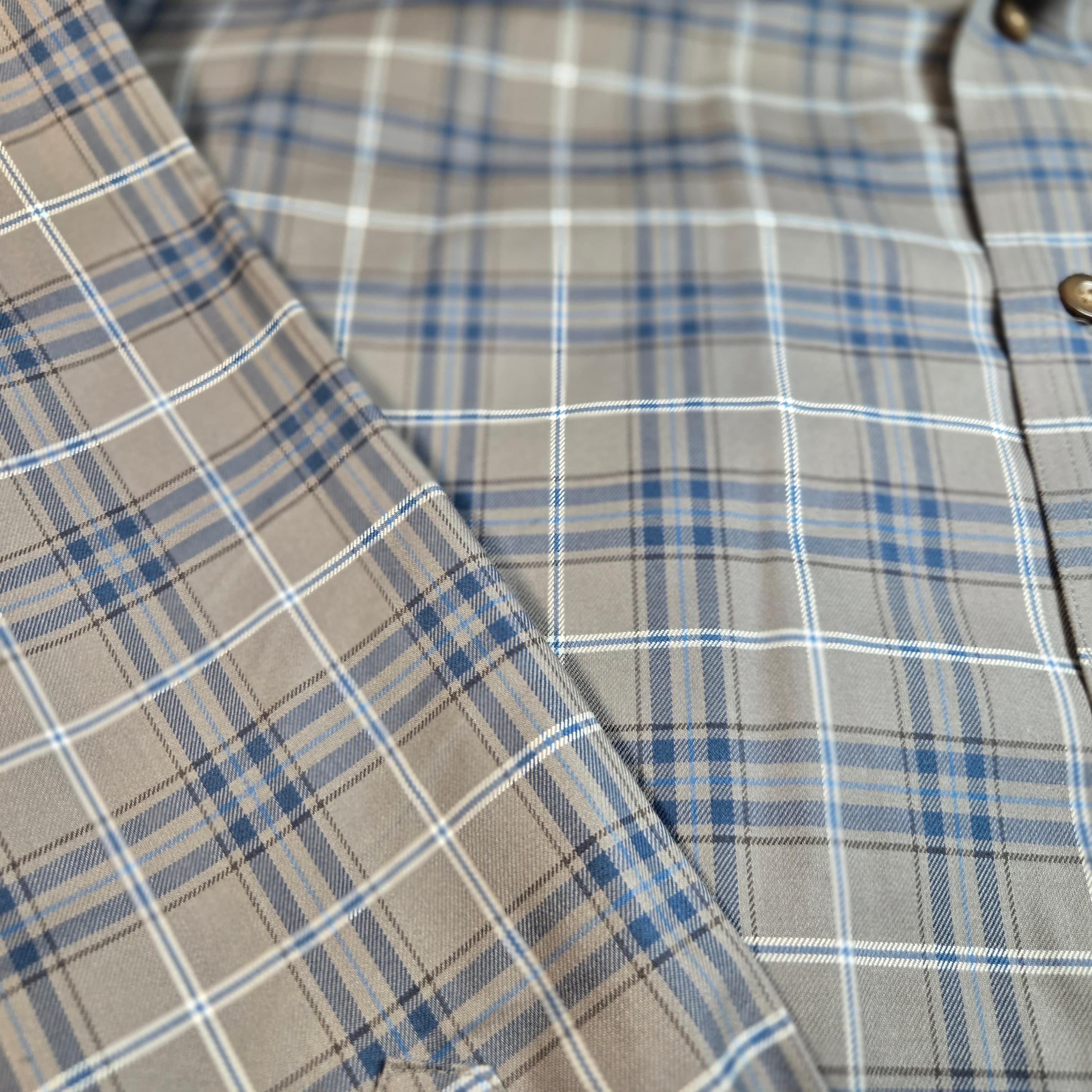 Cabela's Plaid Button-Down Shirt Size XL - Thumbnail 8