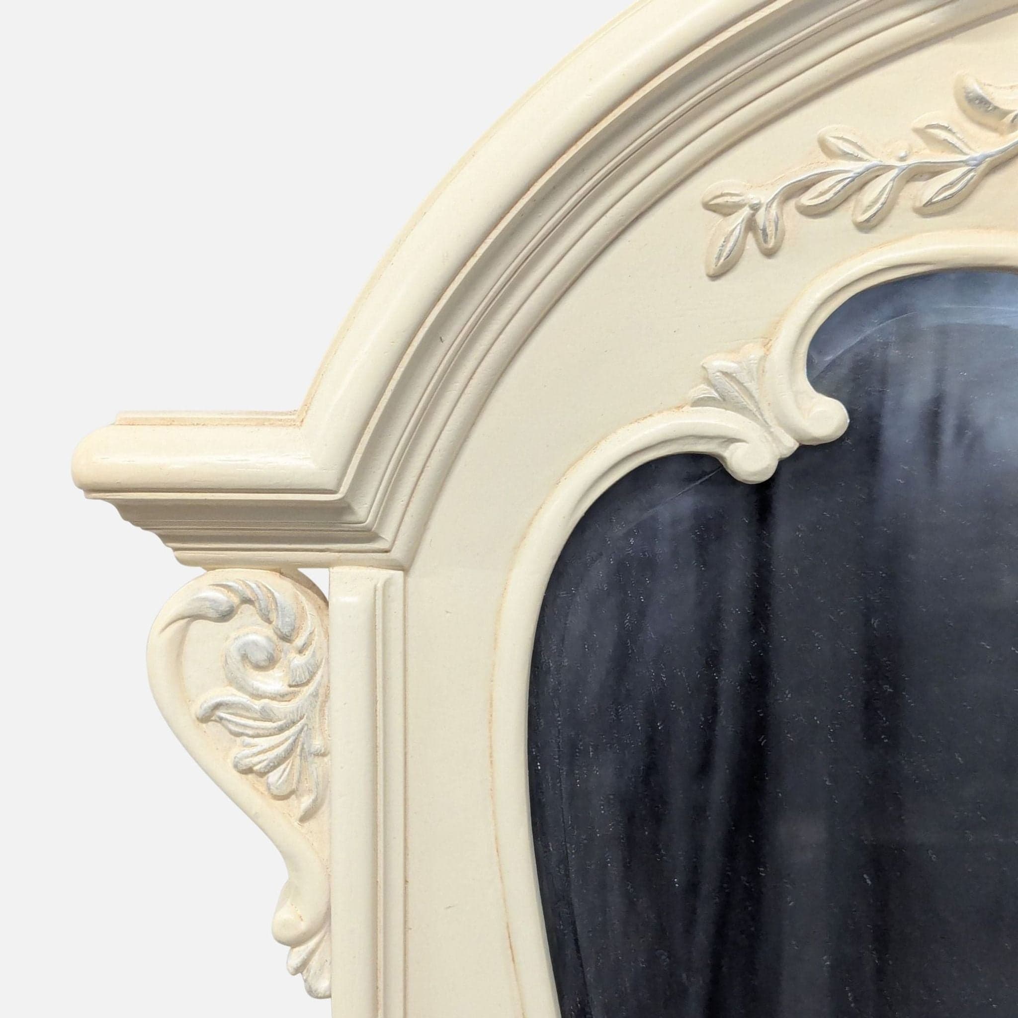 Carved and Arched Mirror in White Finish - Thumbnail 8