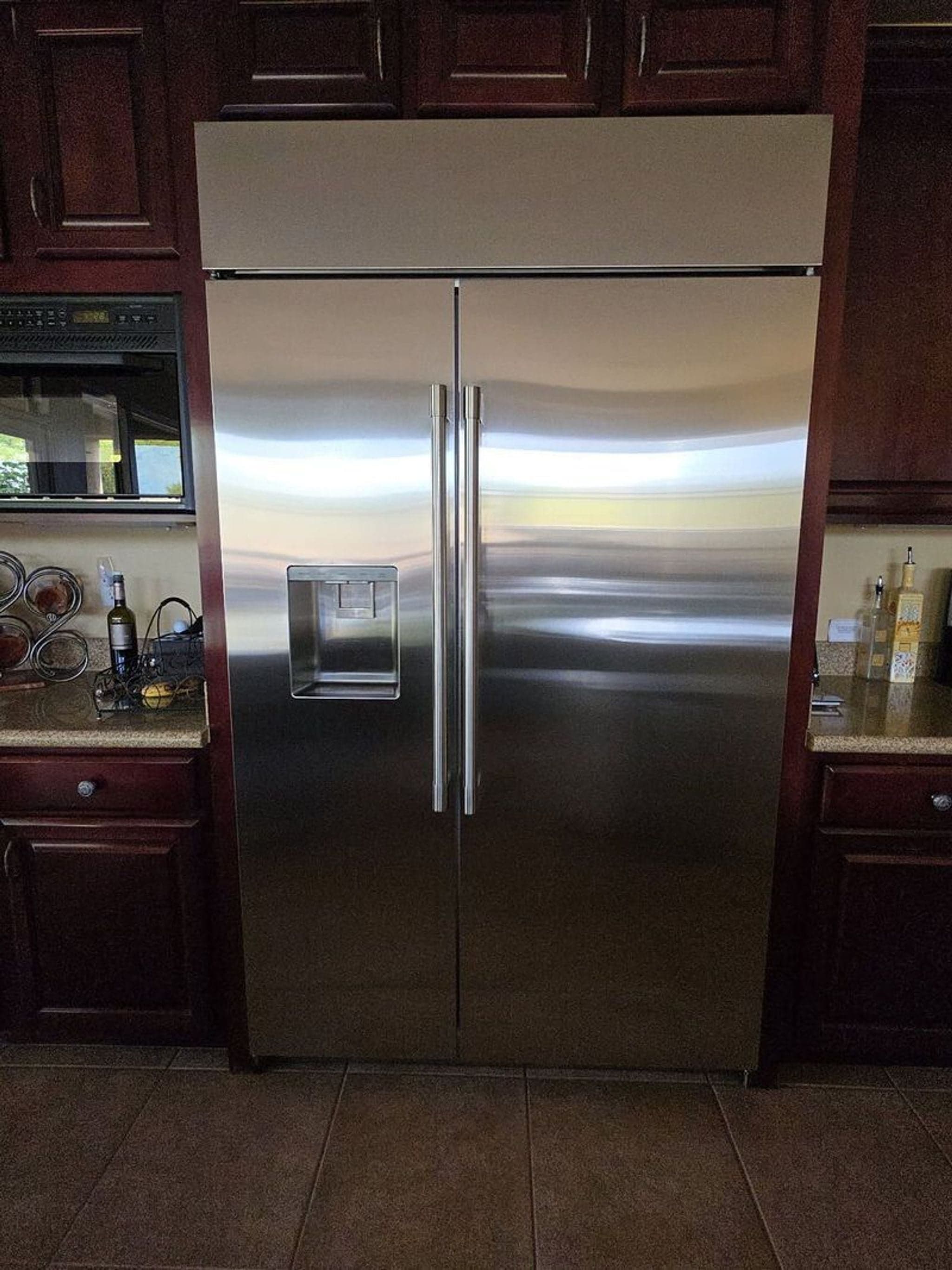 GE Monogram ZISS480DPESS Stainless Steel Side-by-Side Refrigerator with Ice Dispenser - Thumbnail 3