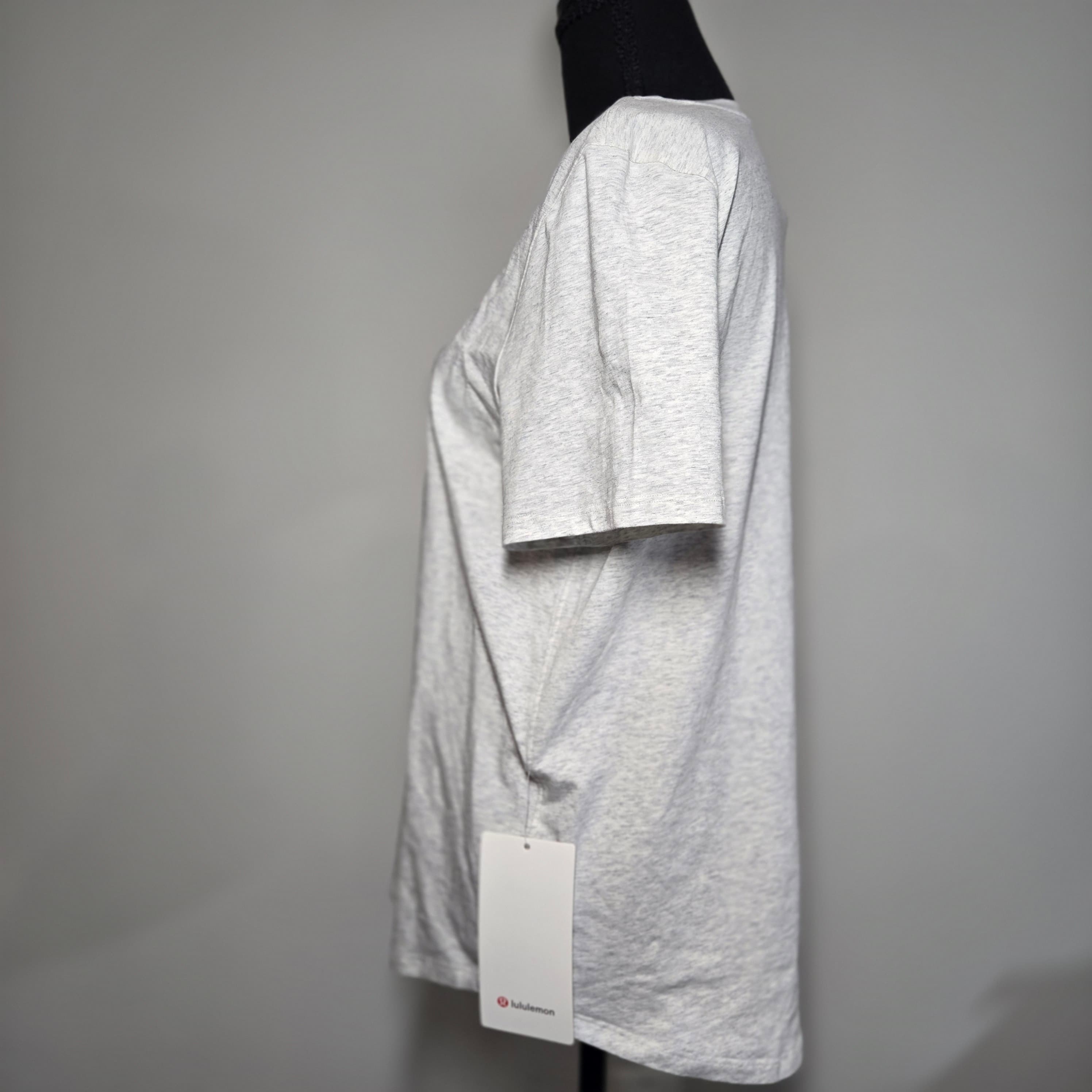 Lululemon Heathered Gray T-Shirt Size 10 NWT - Thumbnail 2